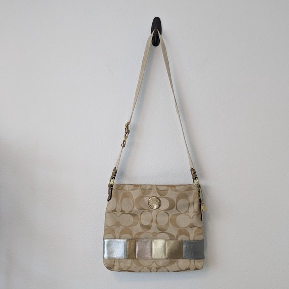 Coach purse/bag crossbody medium size - Picture 2 of 7